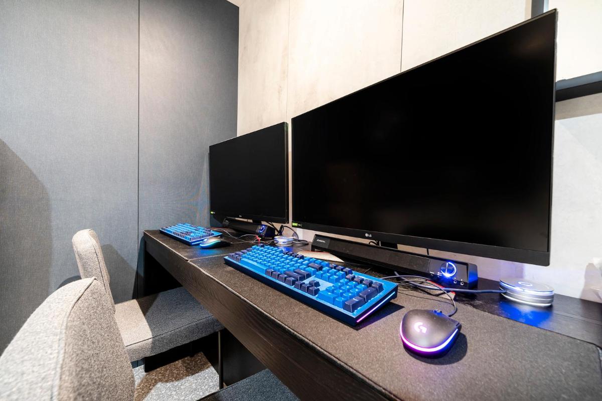 Gorilla Hotel - Housity