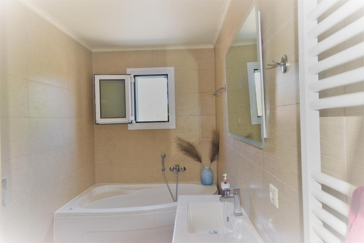Luxurious villa with amazing mountain & sea views - Crete - Housity