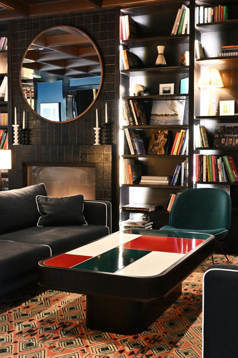 Coin salon dans l'établissement Le Roch Hotel & Spa