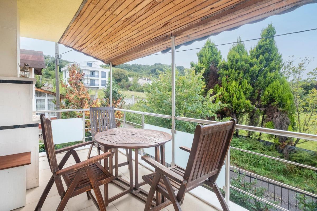 Peaceful Flat with Balcony in Kartepe - Housity