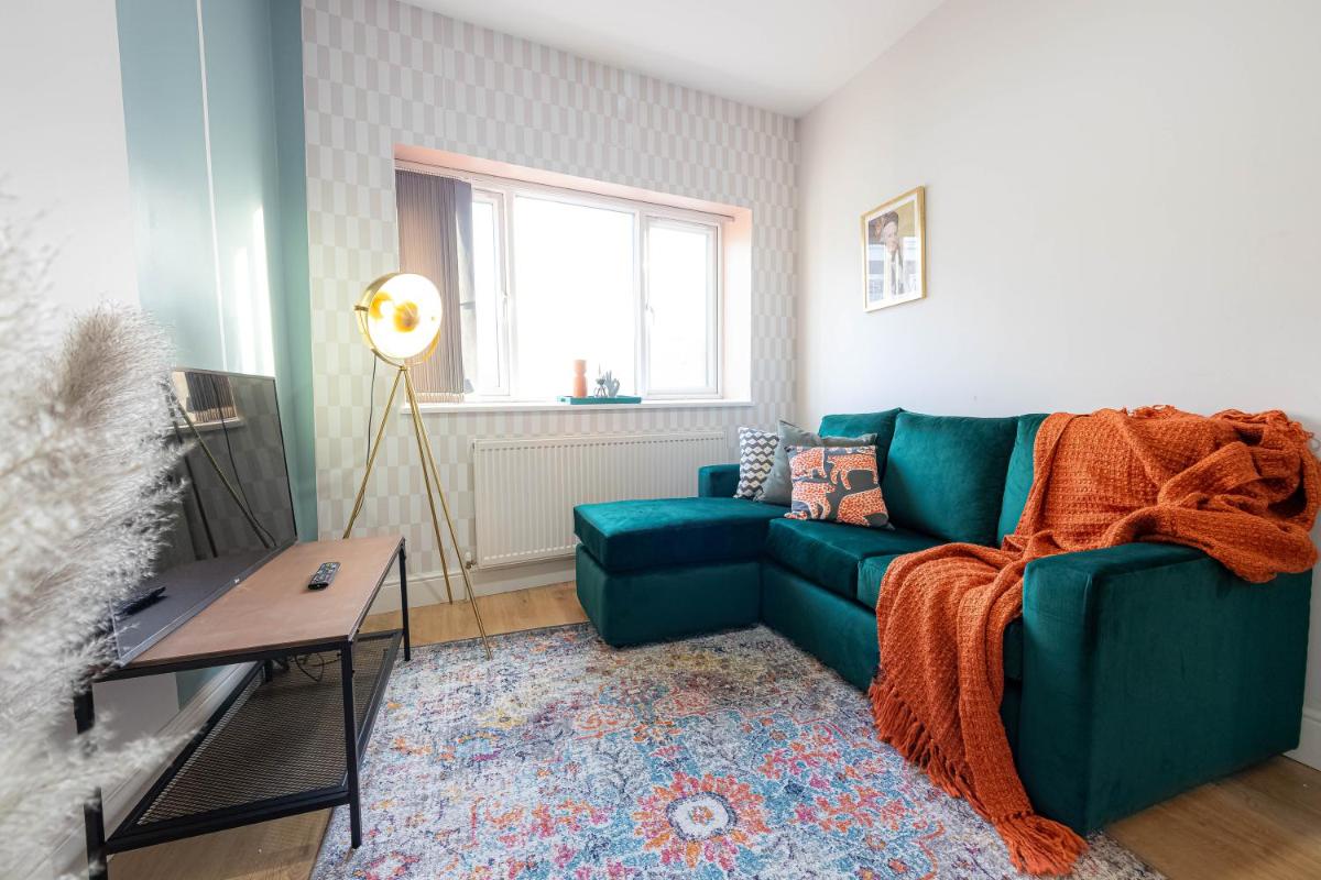 Luxe Apartments near Chalk Farm Station & Camden Market - Housity
