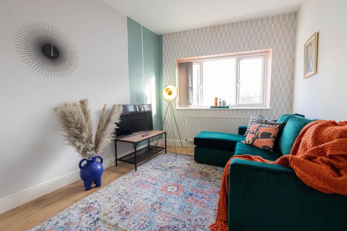 Luxe Apartments near Chalk Farm Station & Camden Market - Housity