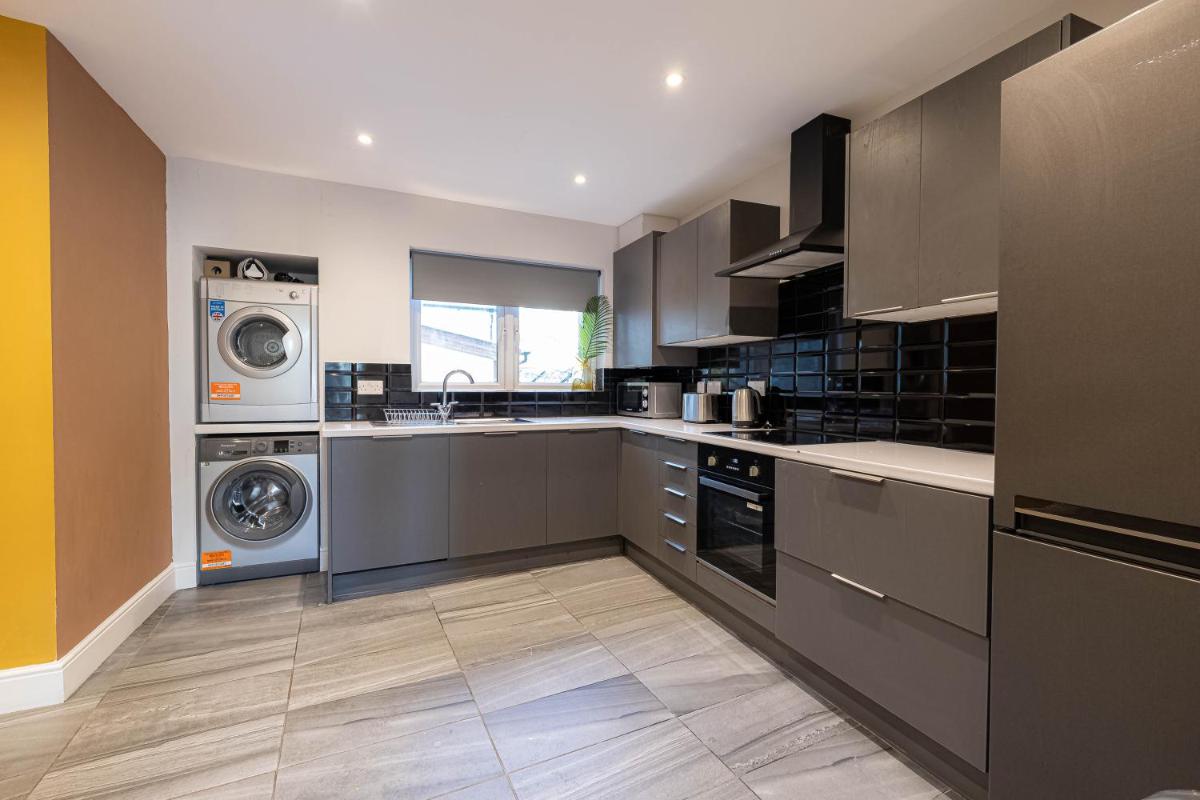 Luxe Apartments near Chalk Farm Station & Camden Market - Housity