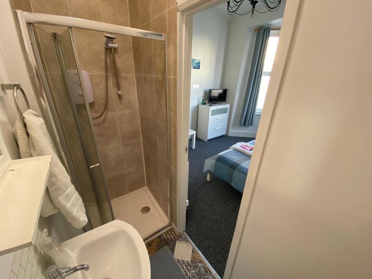 The Bay En-suite Room - Housity