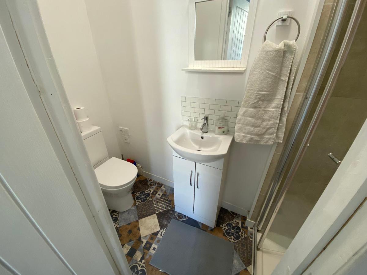 The Bay En-suite Room - Housity