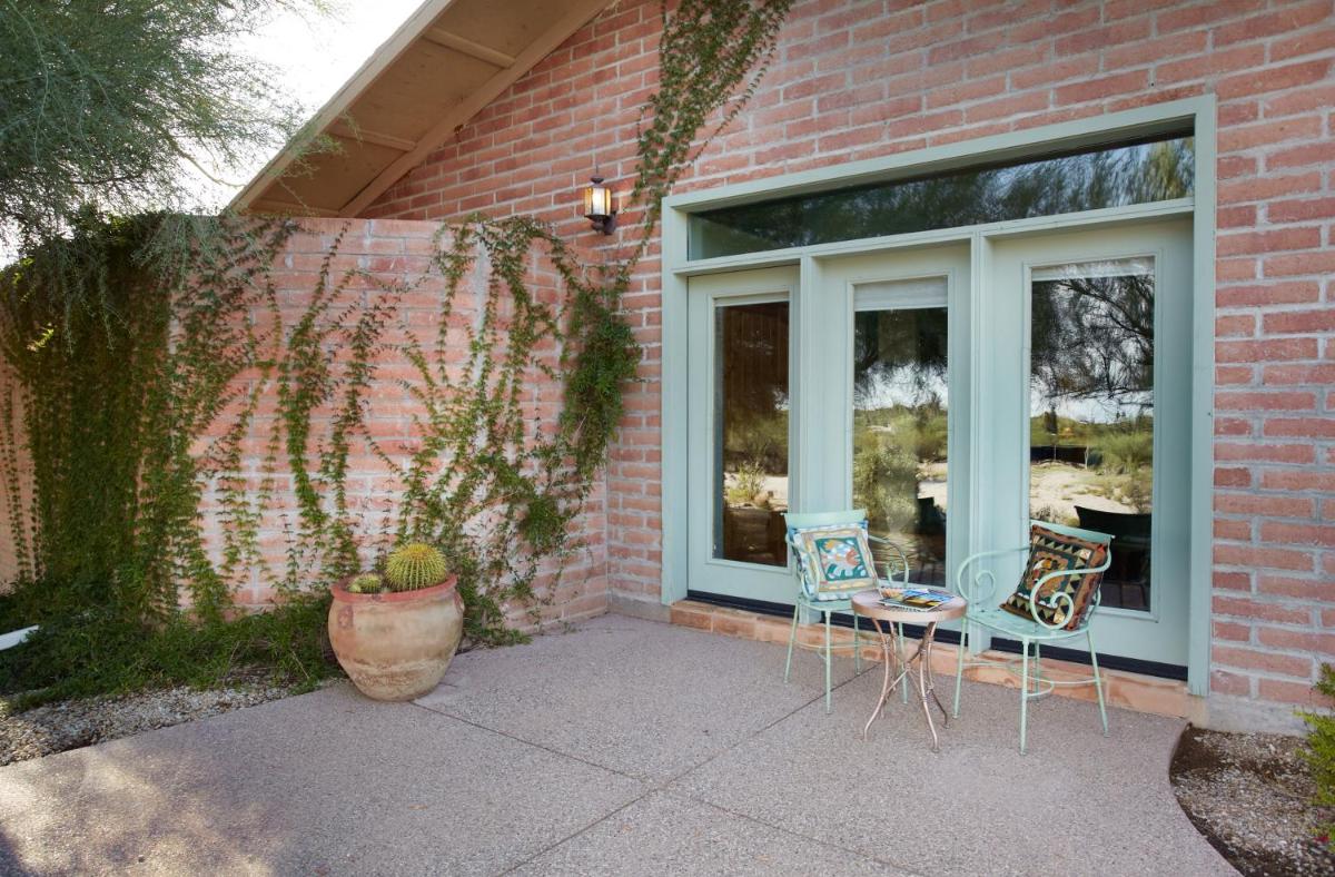 Cactus Cove Bed and Breakfast Inn - Housity