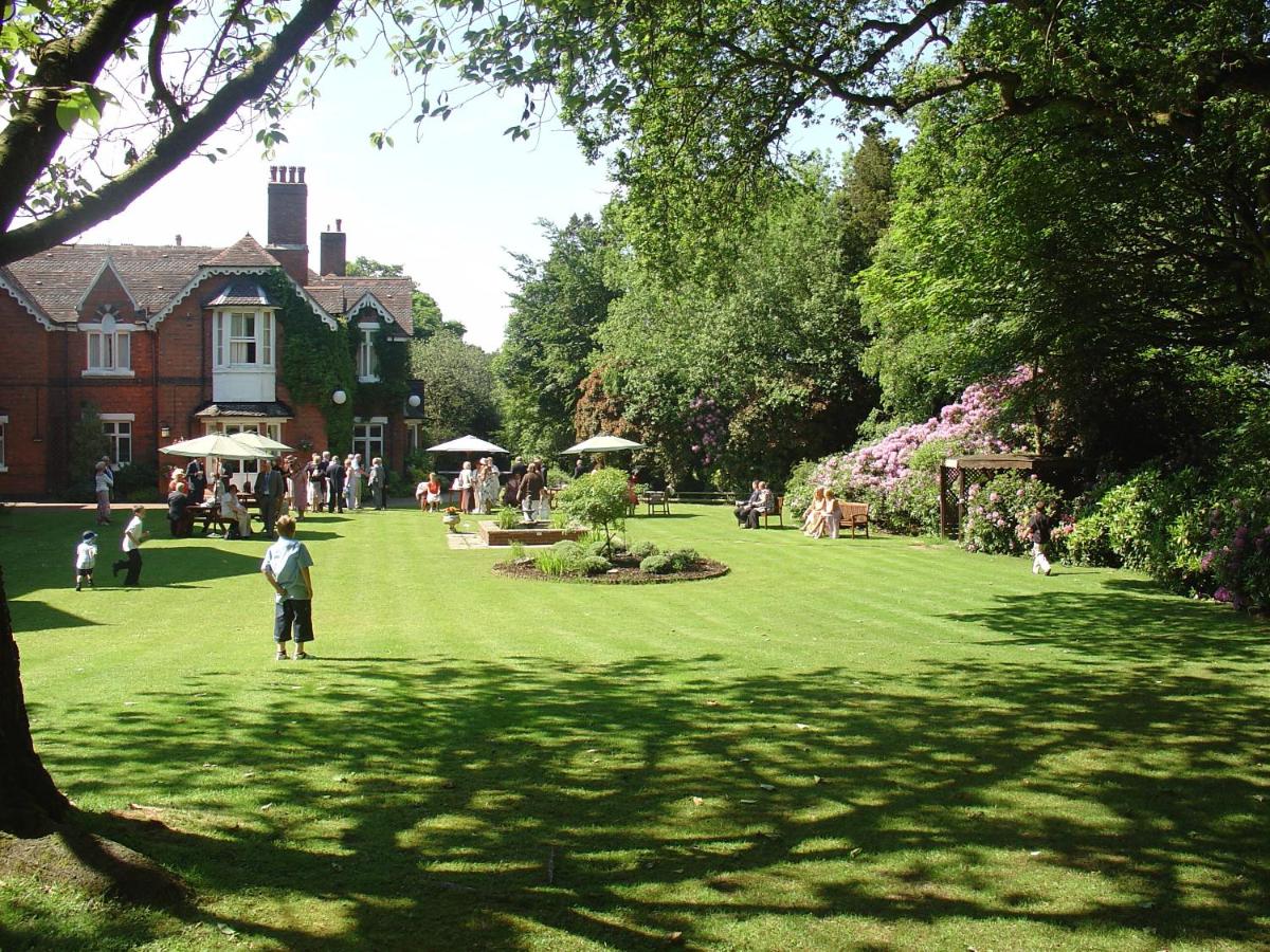 Hillscourt - Housity