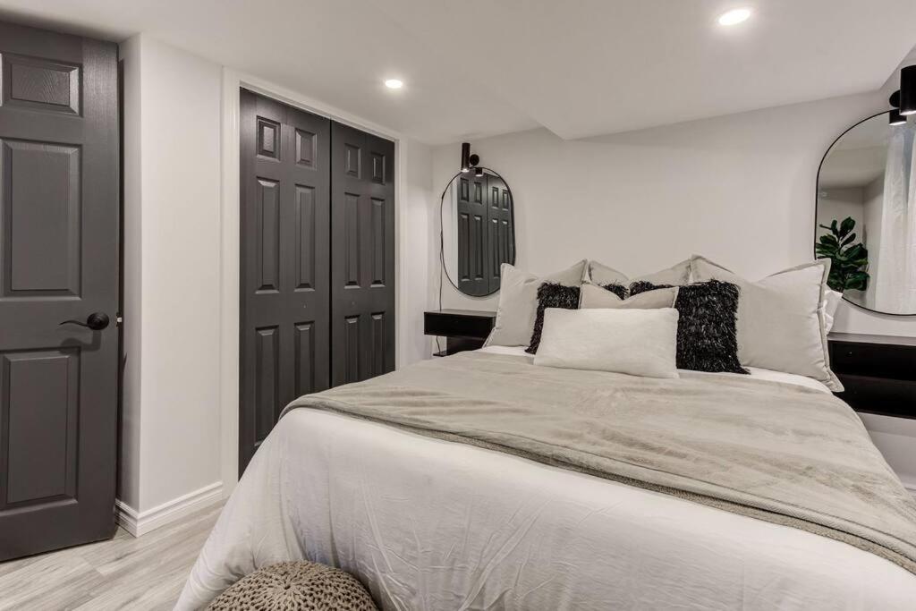 Stylish 3 Bedroom Home Steps away from Hospital and Lake Ramsey - Housity