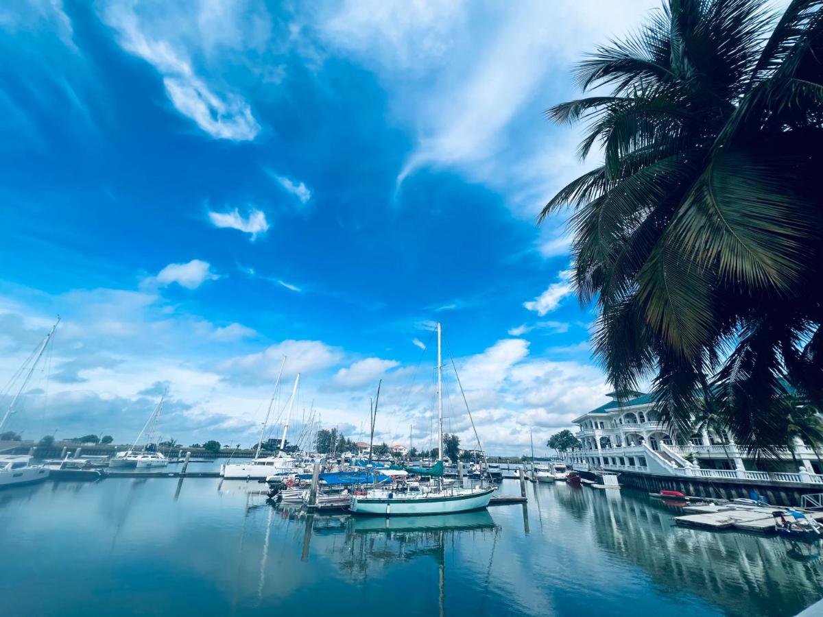 Sevenseas Marina Crescent - Housity