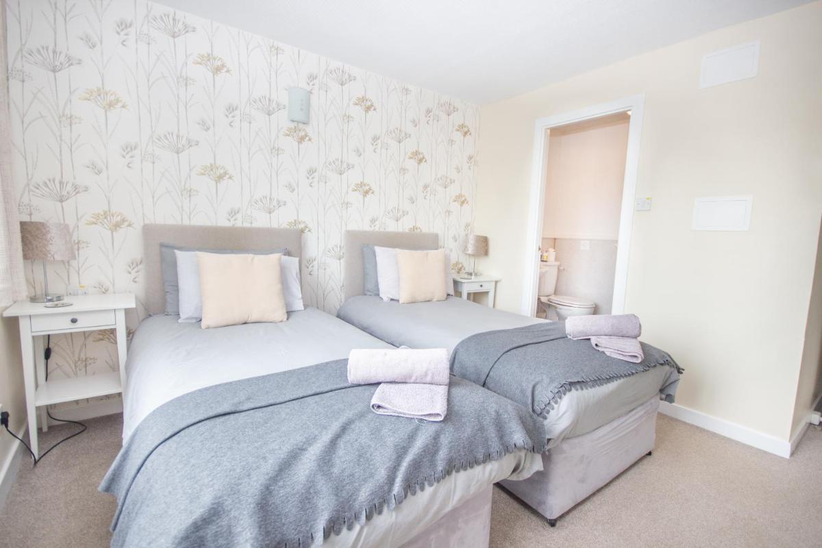 Horse and Hound Country Inn - Housity