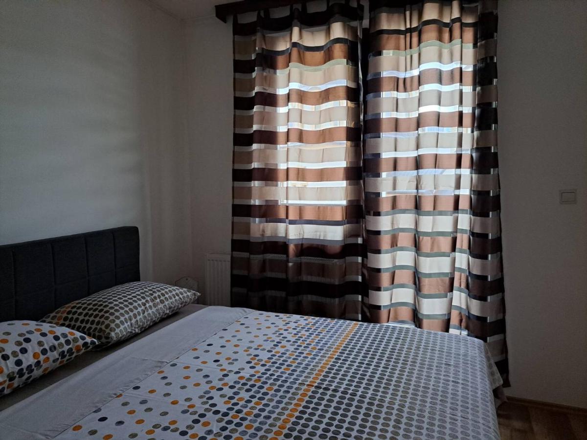 Anđela - Housity