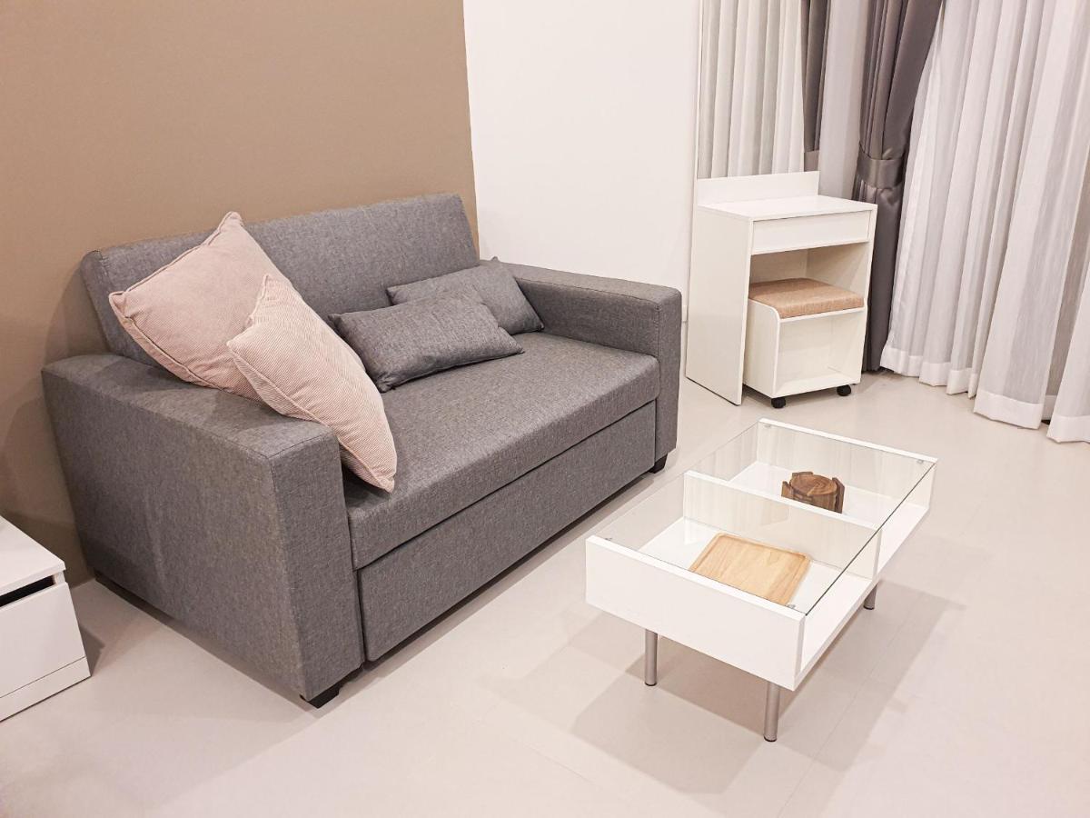 E263 Escape Beach House - Housity