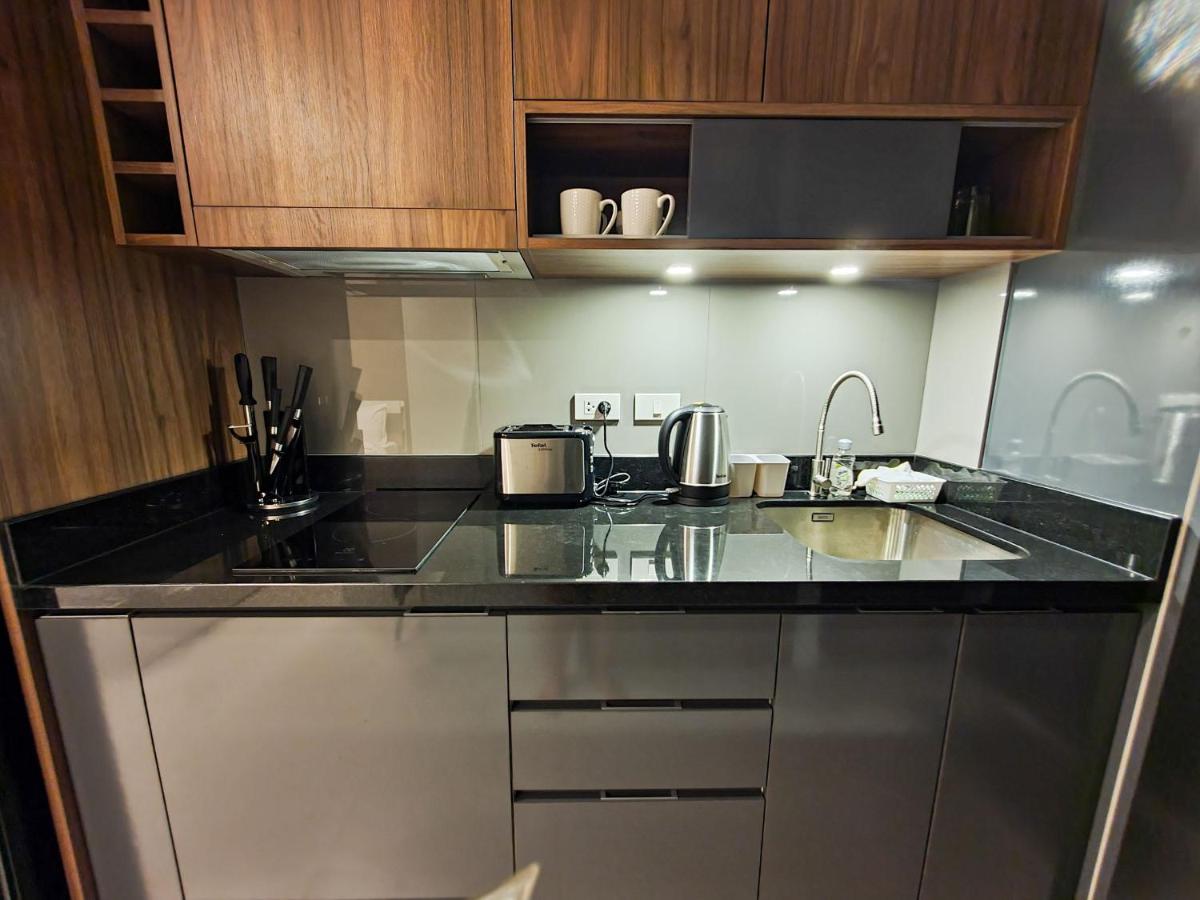 E263 Escape Beach House - Housity