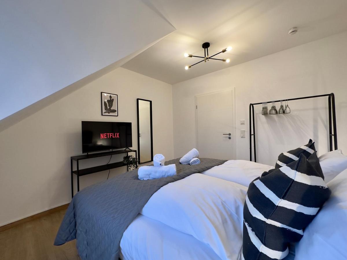 Moderne Wohnung mit Küche & Parkplatz Ausblick auf den bayerischen Wald - Housity