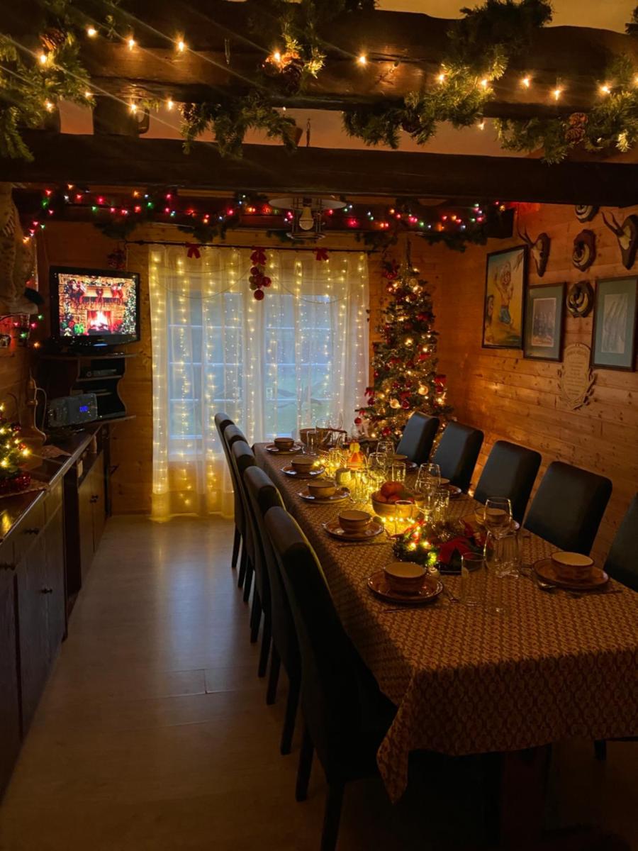 Kõrtsitoa Puhkemaja - Housity