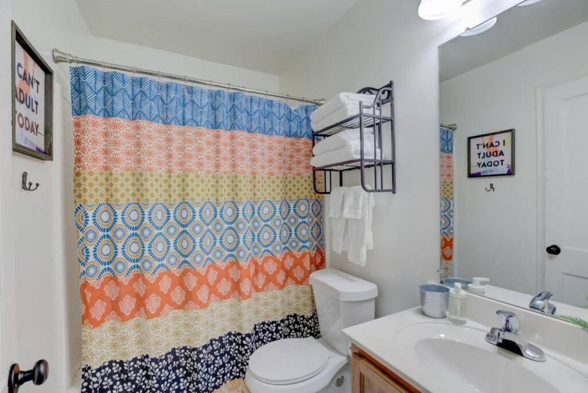 Midtown Cottage Walk to Overton Square - Housity