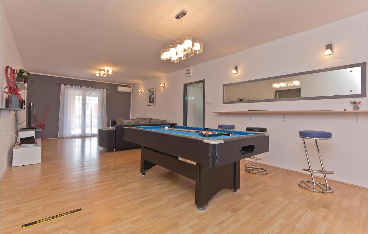 Amazing Home In Frkeci With Wifi - Housity