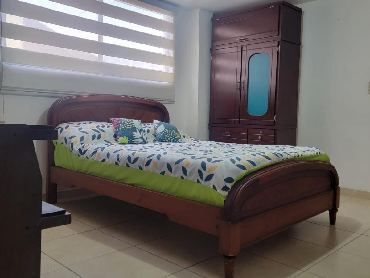 Habitación a estrenar con baño privado, sector jipijapa - Housity