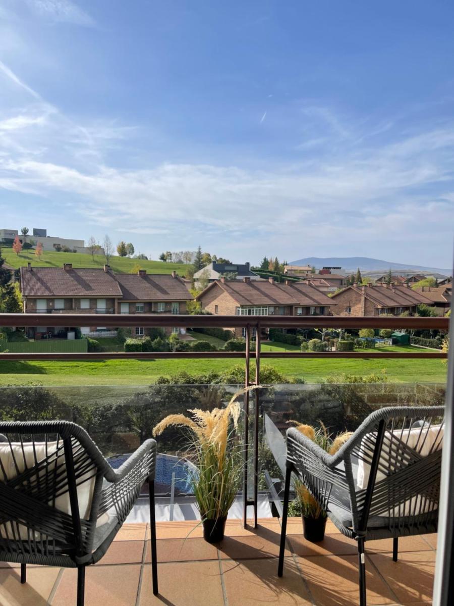 Estilosa casa golf suites - Housity