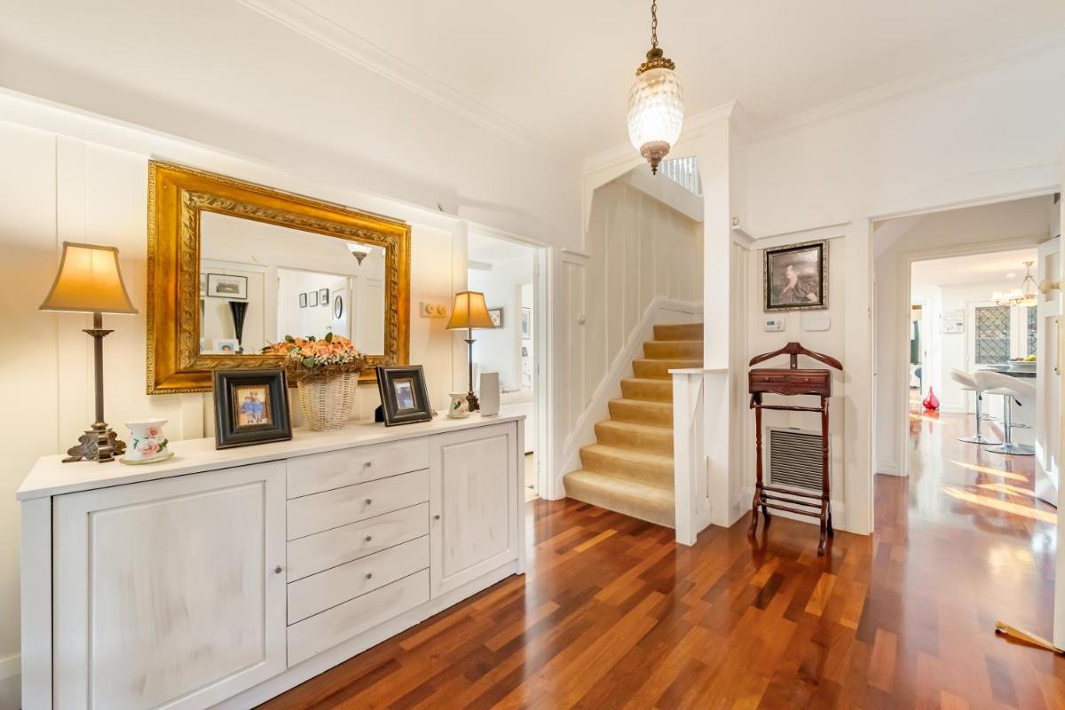 Woburn Retreat, Luxury Home for Perfect Getaway - Housity