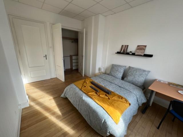 Chambres privées -Private room- dans un spacieux appartement - 100m2 centre proche gare - Housity