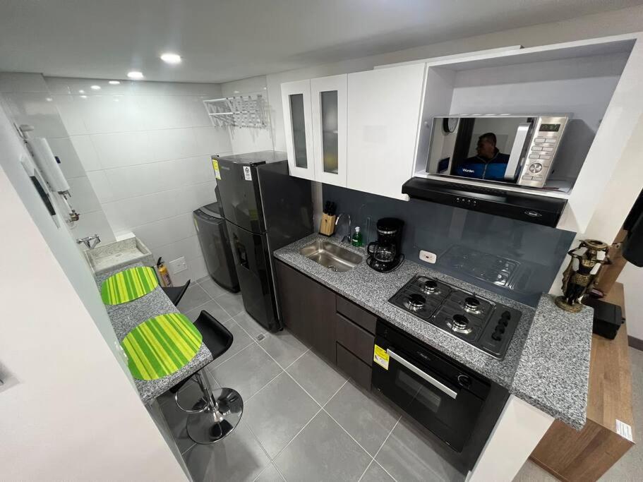 Aparta estudios central Con ascensor 503 - Housity