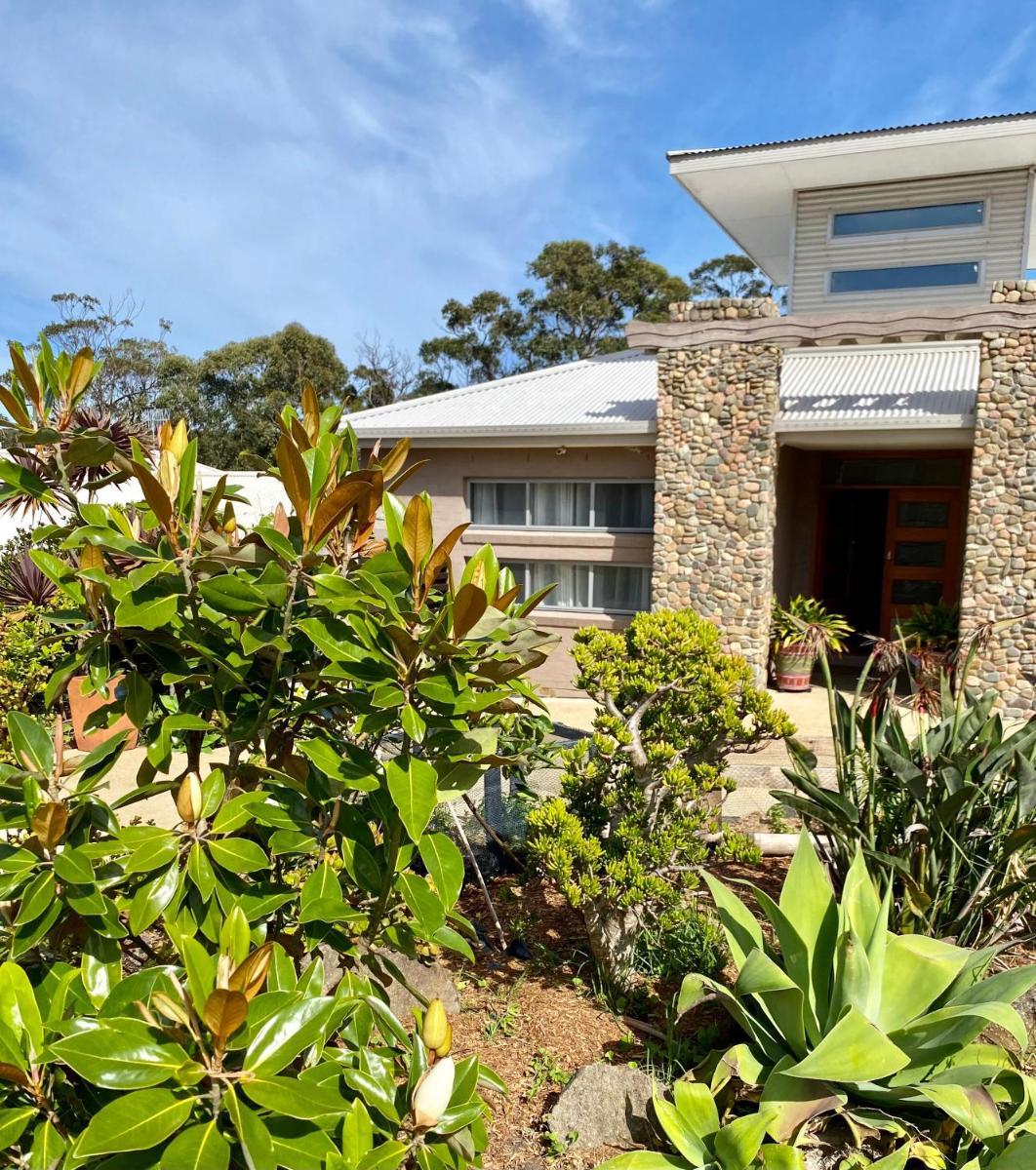 Serenity Lodge for Couples - Housity