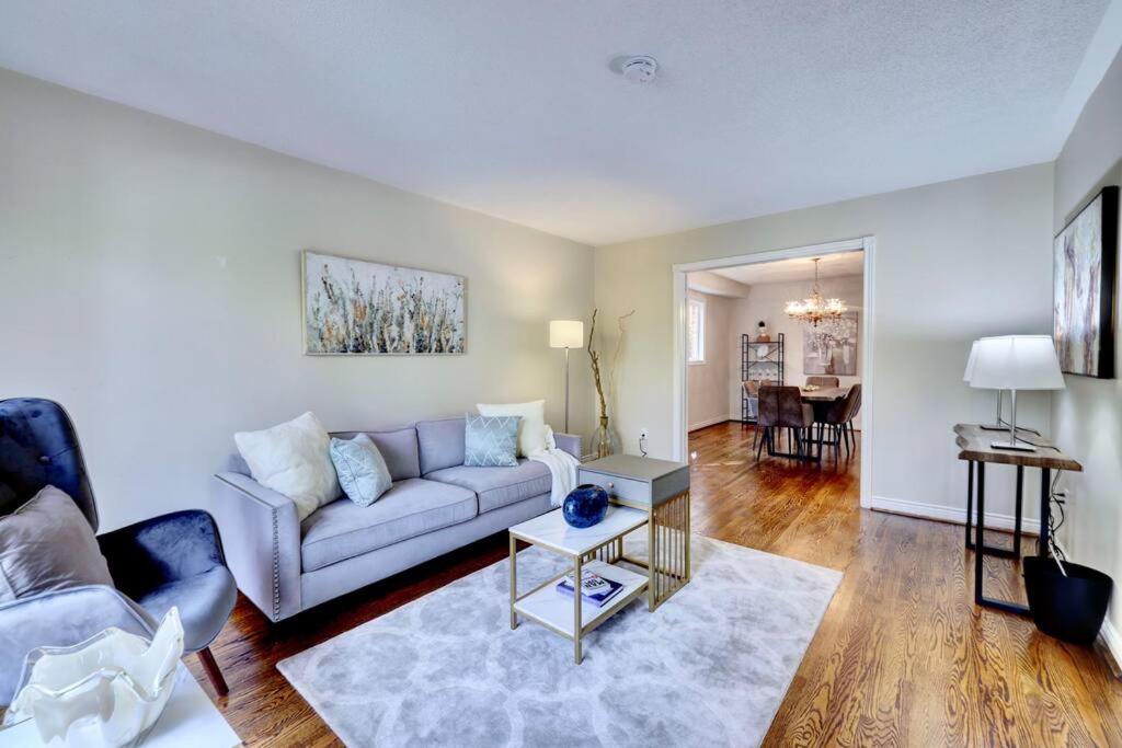 Cheerful 7 bedrooms Villa with Hot tub & Pool. - Housity