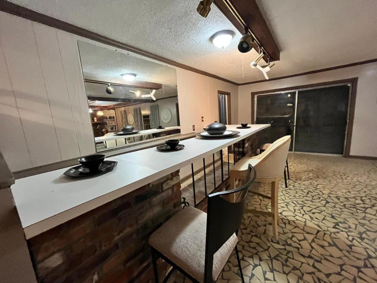 Chic Very Large Home Near Downtown Beale Street - Housity