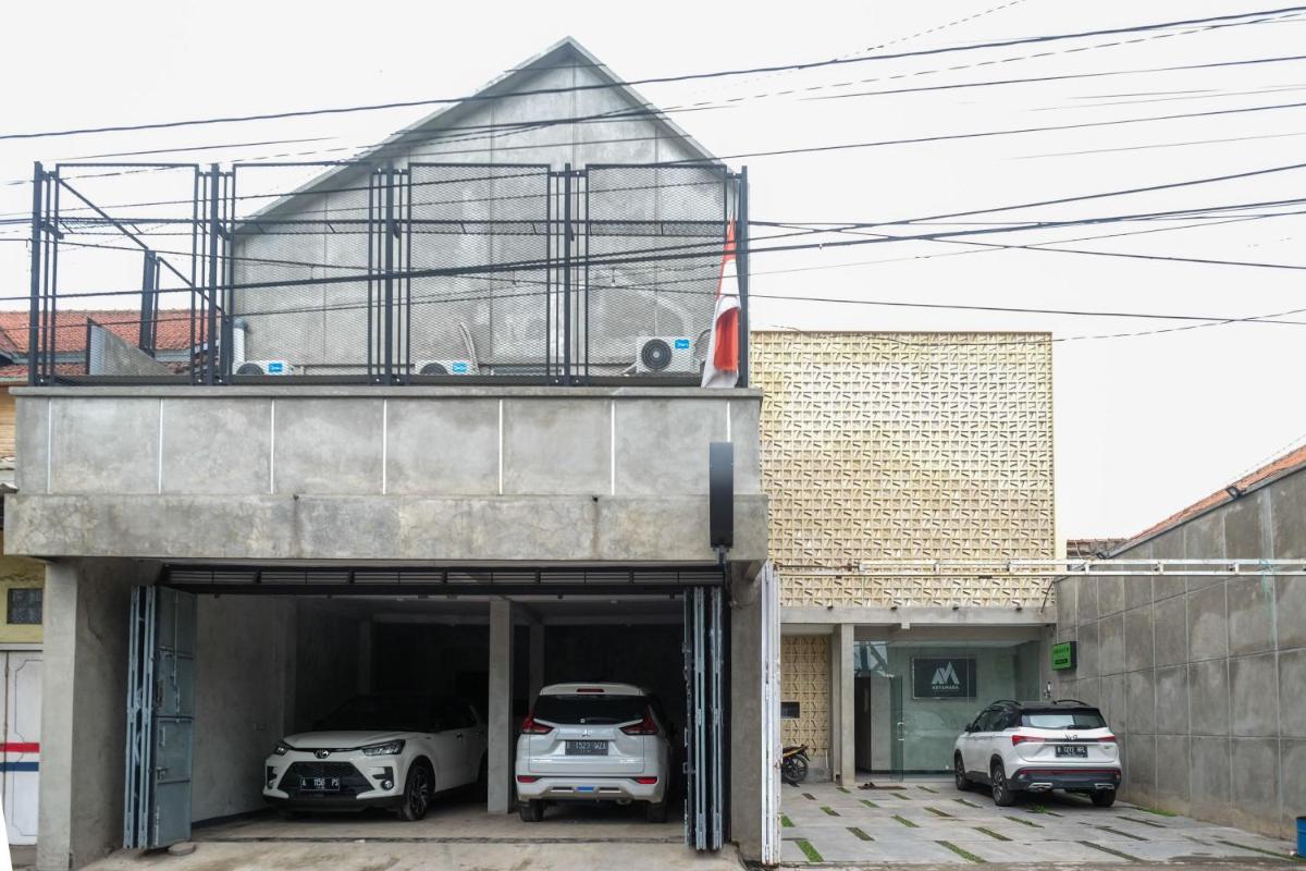 Urbanview Hotel Syariah Artamara Tegal by RedDoorz - Housity