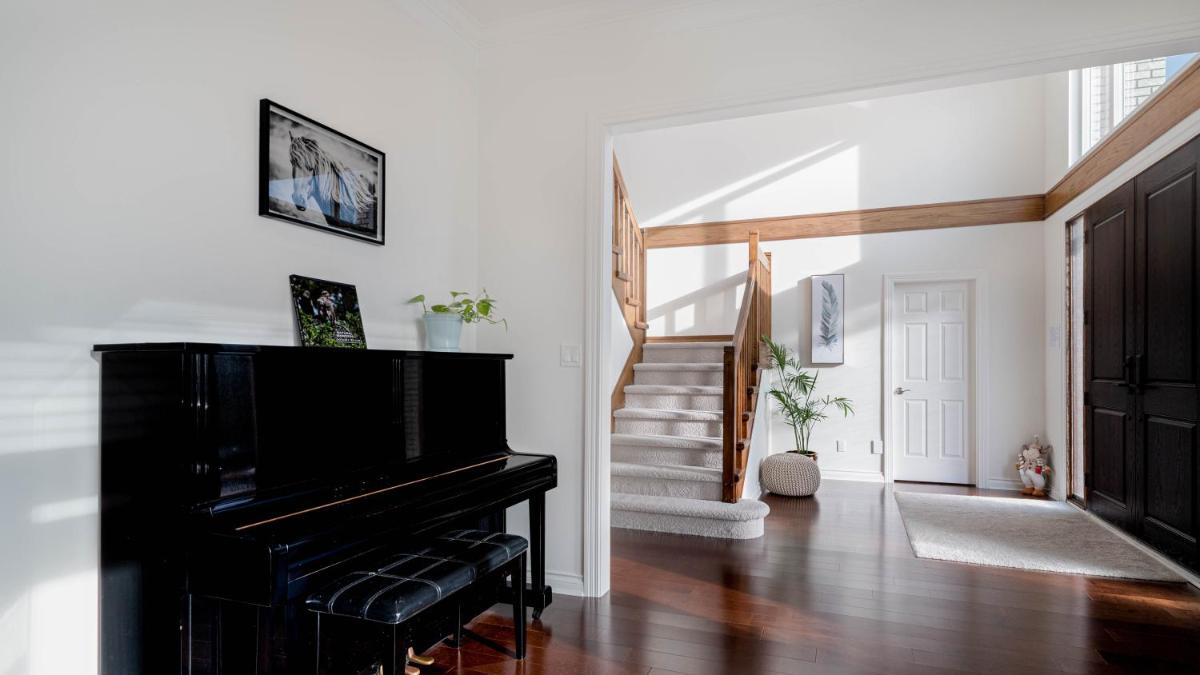 温西区豪华别墅附有按摩浴缸钢琴，接近机场downtown - Housity