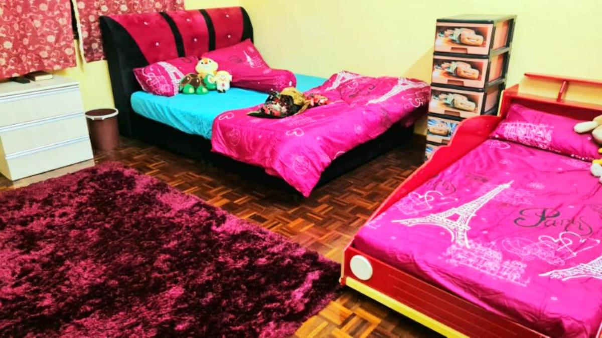 D'Serina Homestay-3 bedroom 6 bed & free parking - Housity