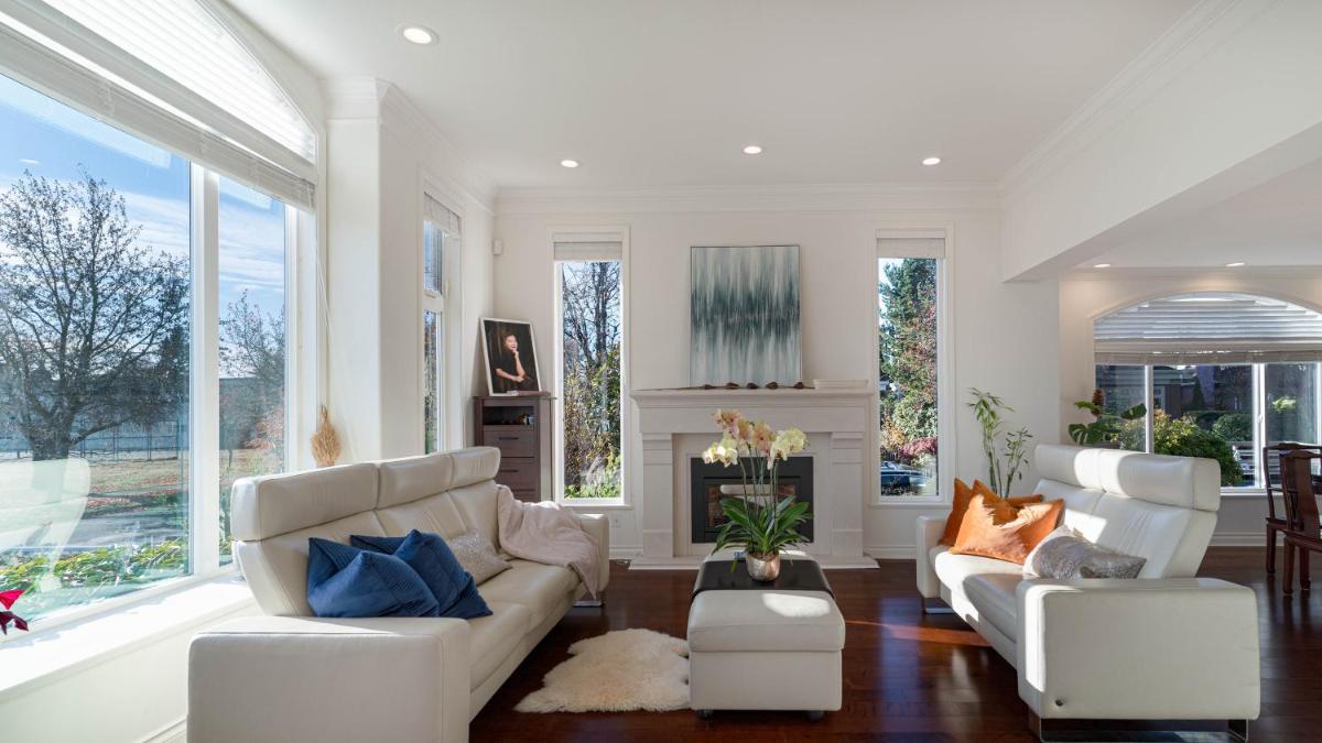 温西区豪华别墅附有按摩浴缸钢琴，接近机场downtown - Housity