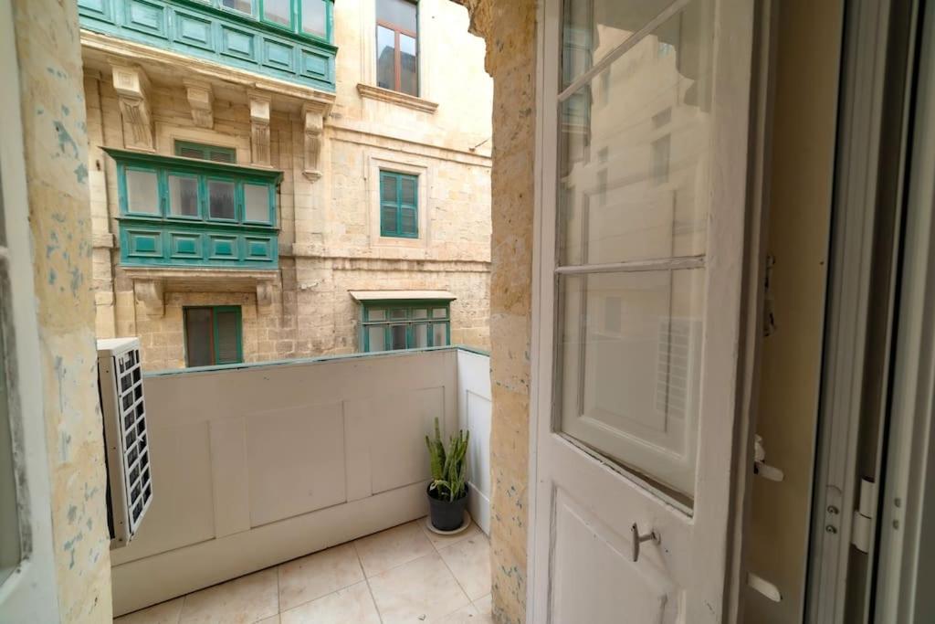JBO- Joette's Bliss Oasis - Housity
