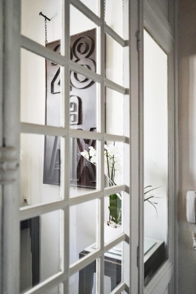 Un ou plusieurs lits dans un hébergement de l'établissement Hôtel Particulier Le 28 - Spa & Art Luxury Design by Alain Ducasse