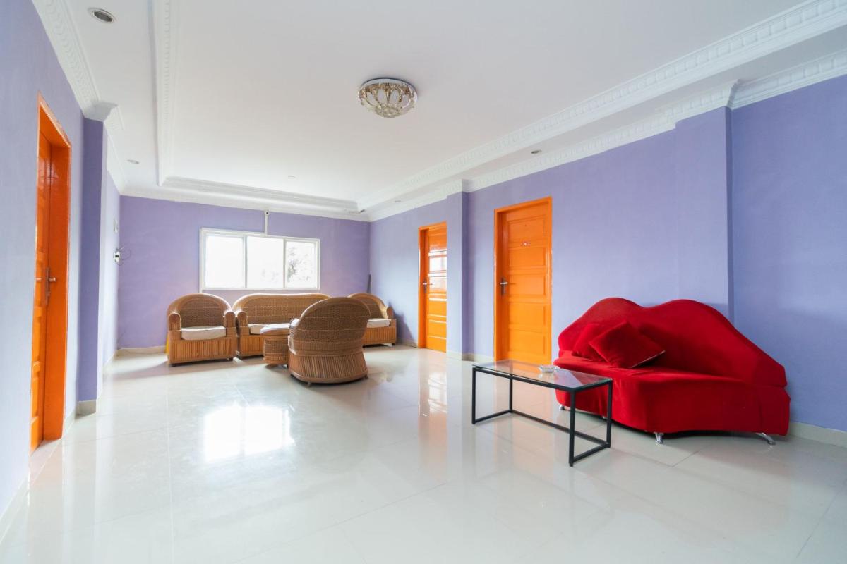 RedDoorz Syariah near Transmart Padang - Housity