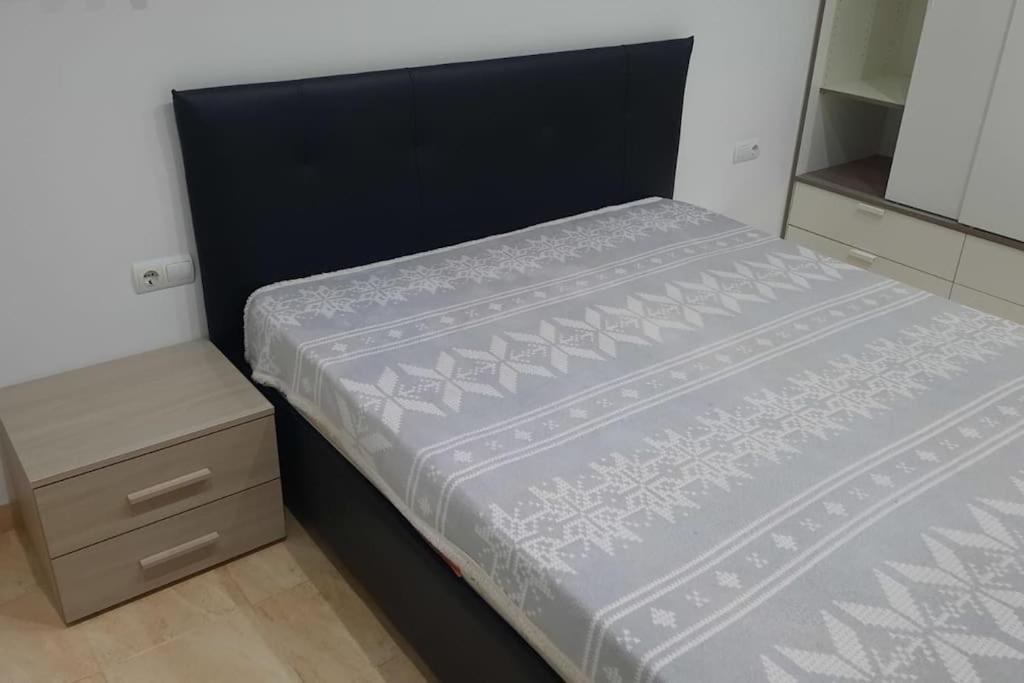 Kvartira Suvorov Comrat City - Housity