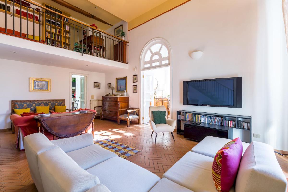 Residenza Capano Charming House by Napoliapartments - Housity