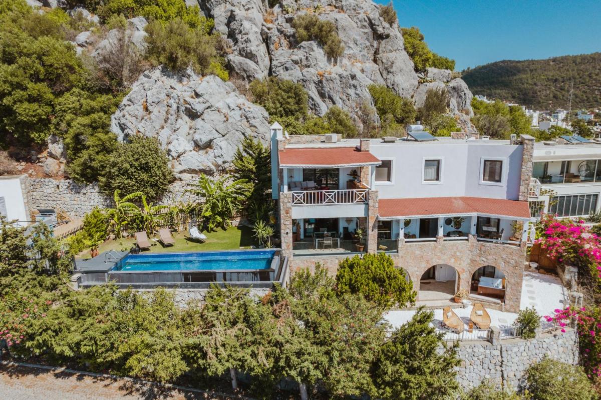 Luxury Villa with Pool Best View in Bodrum - Housity