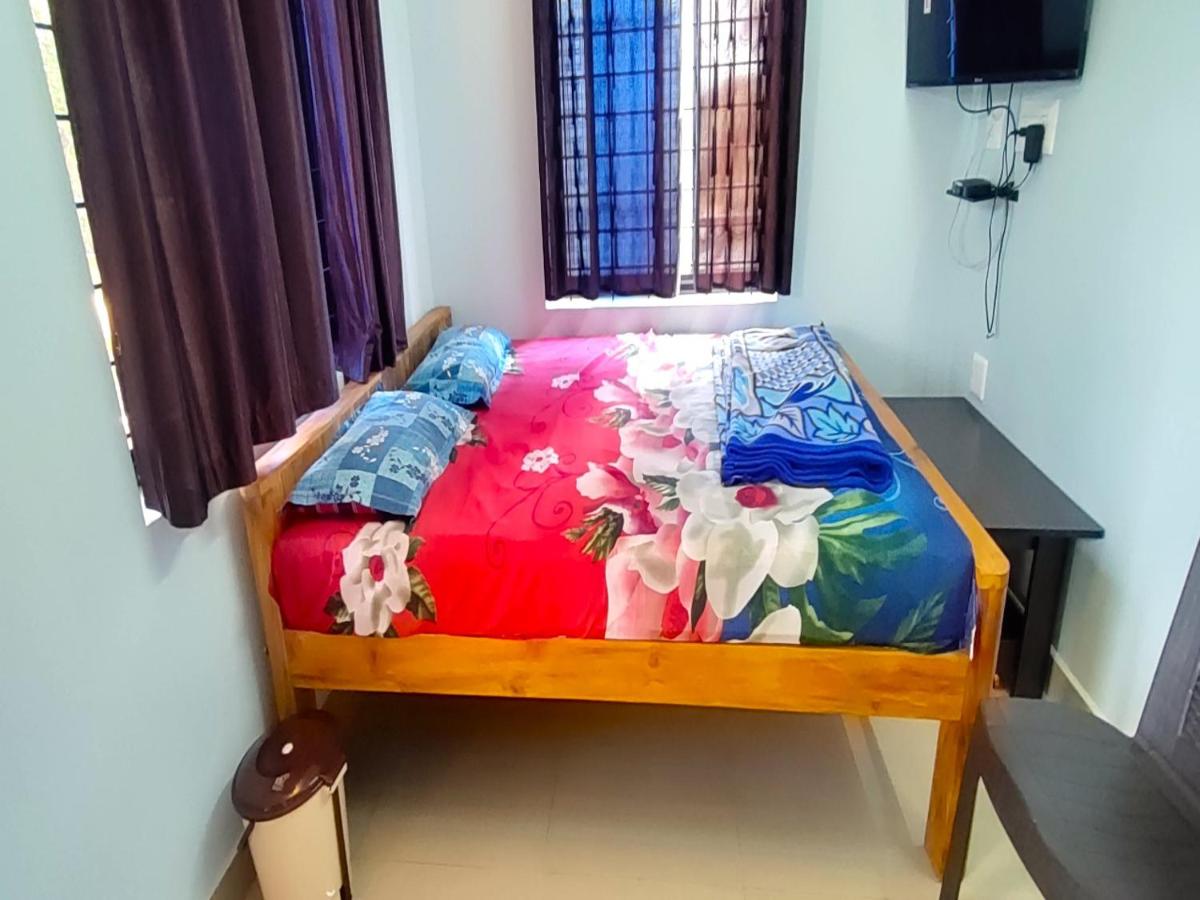 STAYMAKER Roopa Lodge - Housity