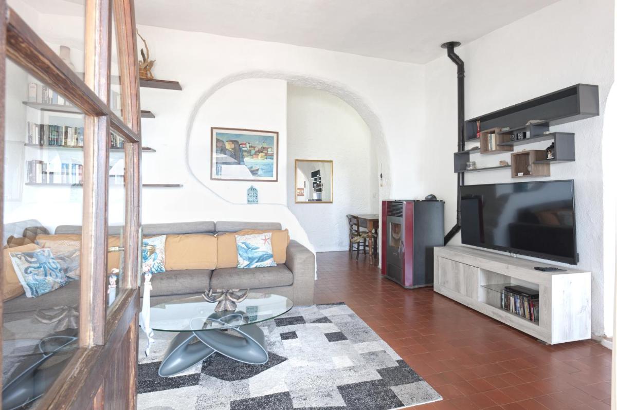 Villa Isola Rossa - Housity