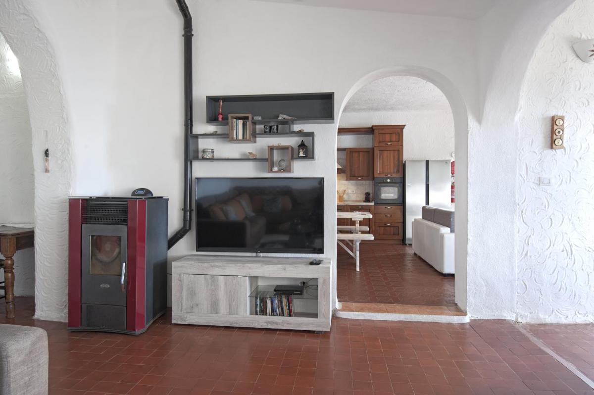 Villa Isola Rossa - Housity
