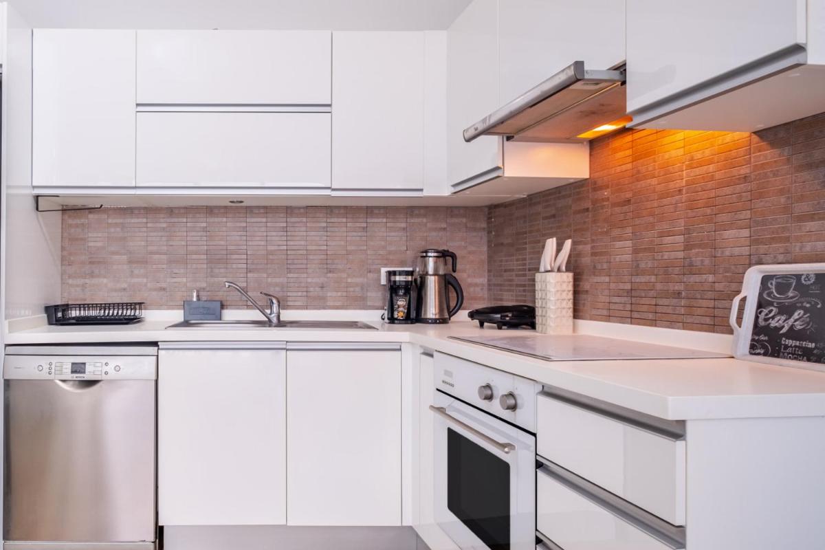 Charming Flat with City View in Atasehir - Housity