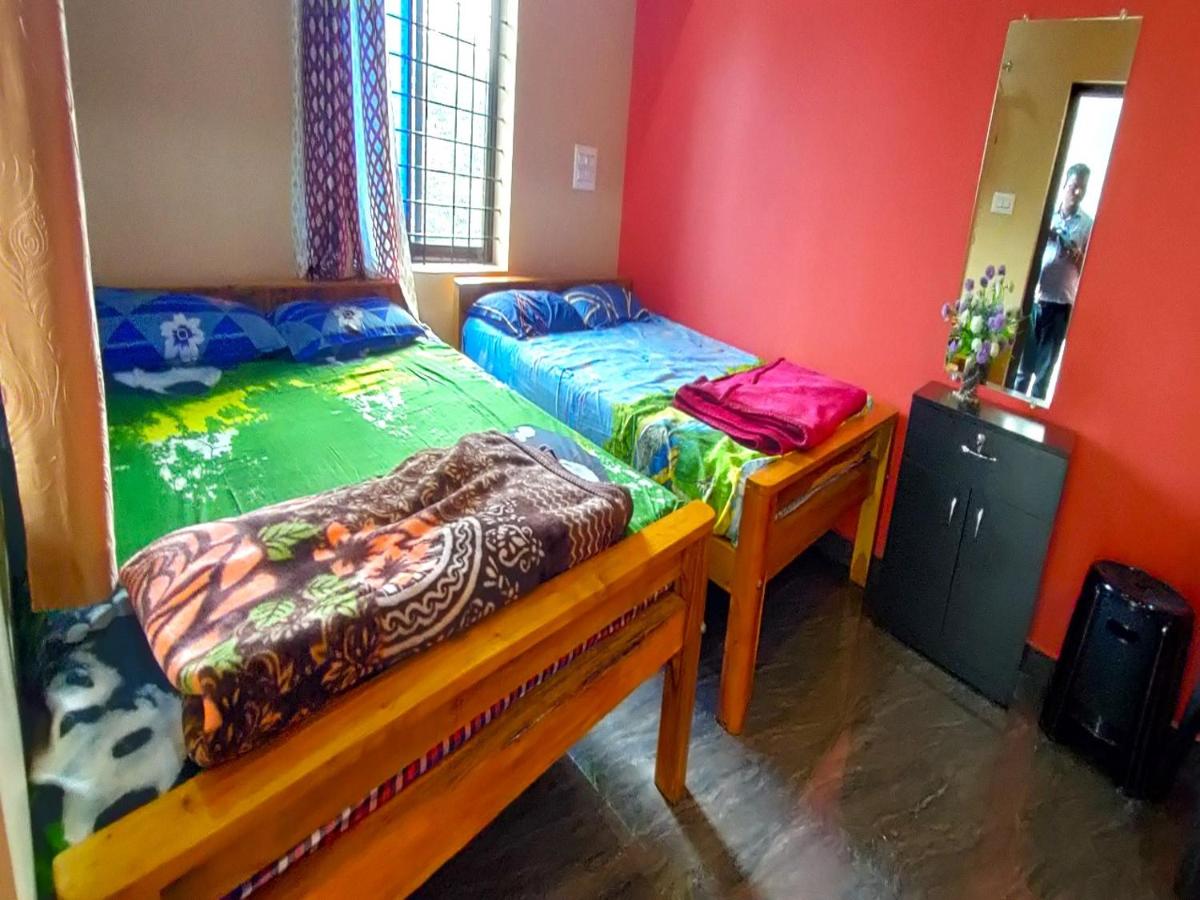STAYMAKER Roopa Lodge - Housity