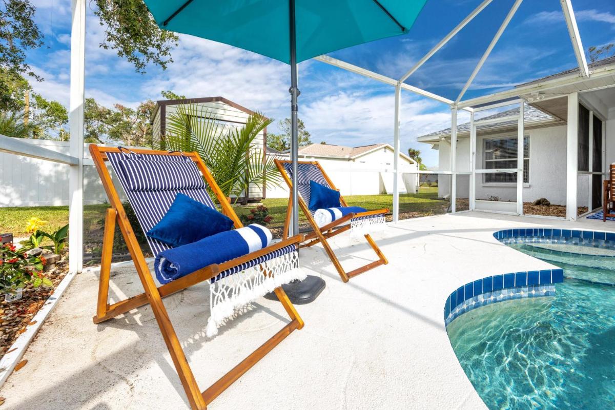 14 Bright Spacious 4 Bedroom Home with a Heated Pool - Housity