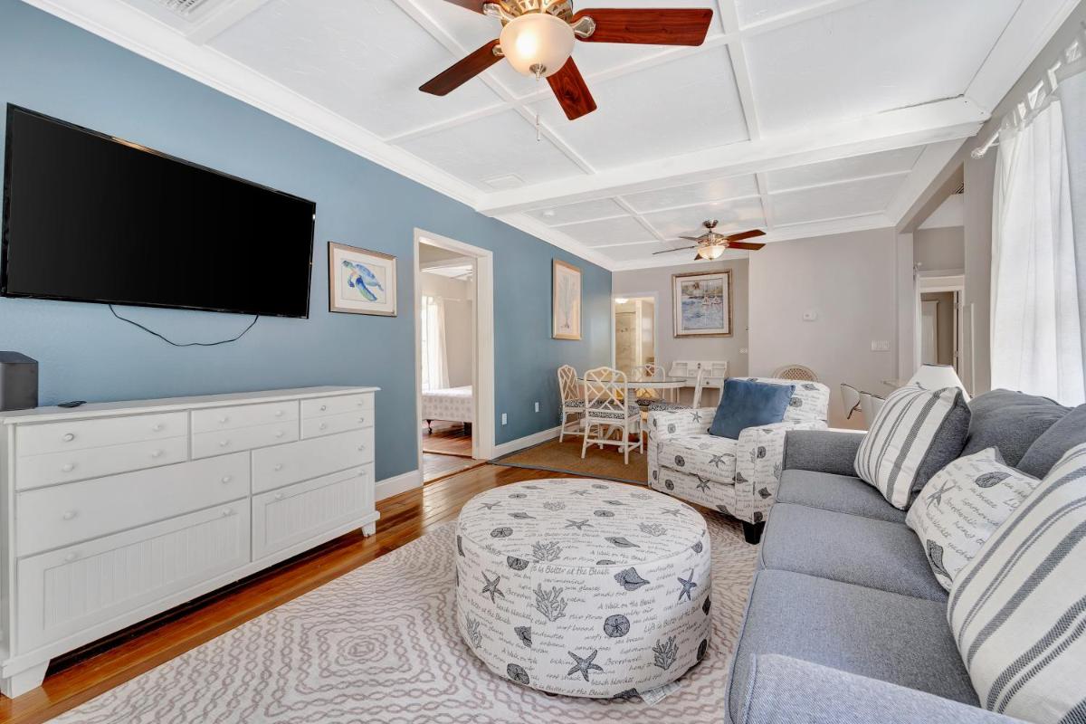 The Sea Turtle Beach House - Housity