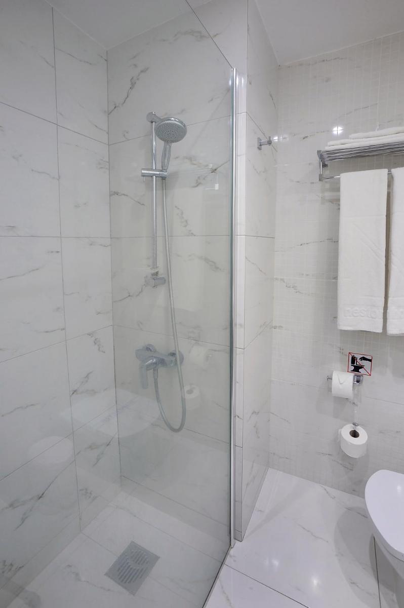 Nestor Hotel - Housity