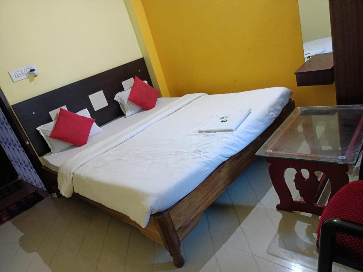 BLUE MOON INTERNATIONAL - Housity