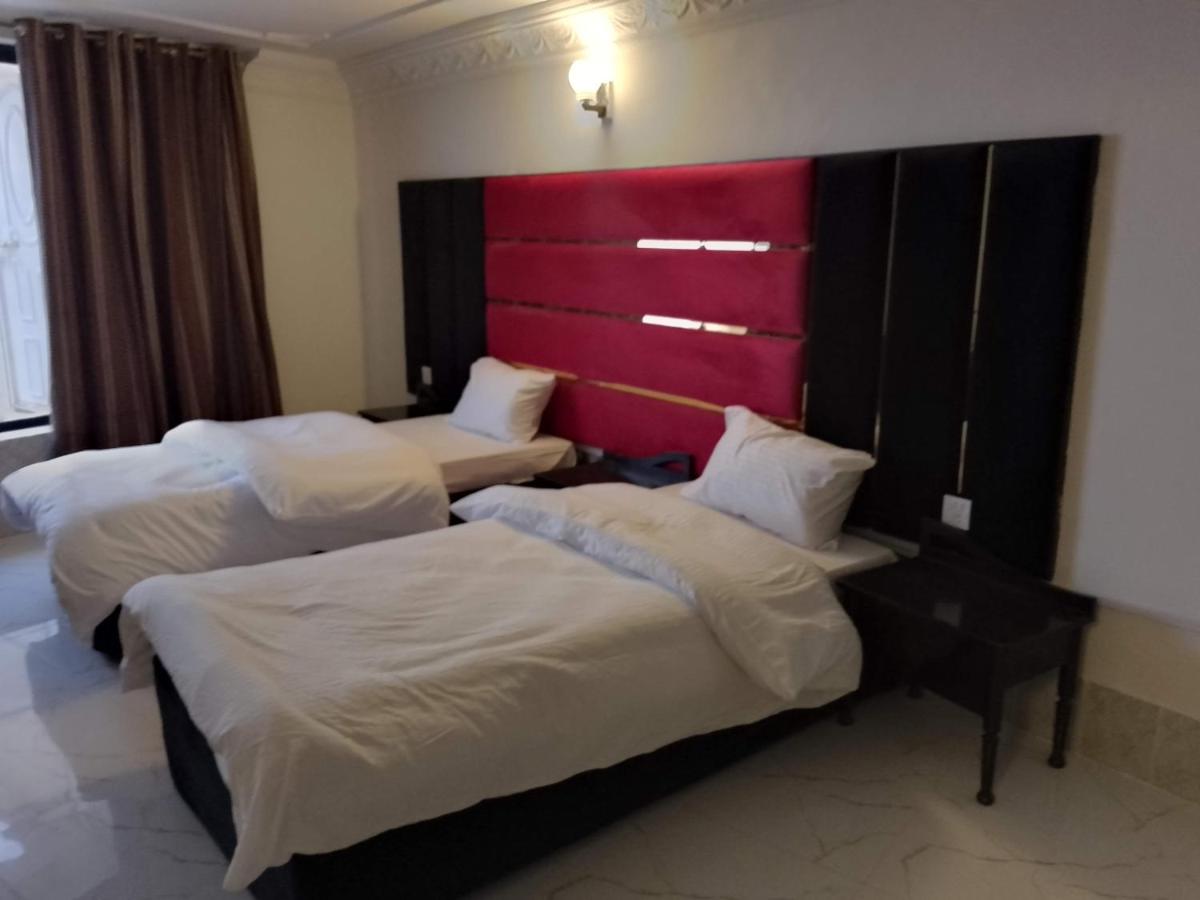 Grand Heights Hotel - Housity