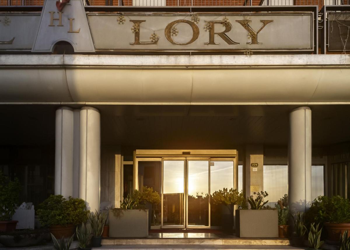Hotel Lory & Ristorante Ferraro - Housity